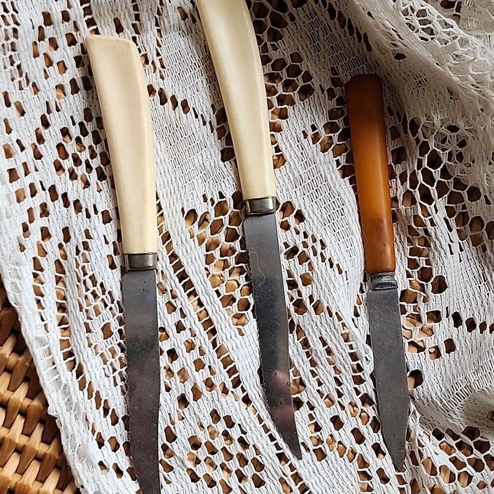 3 Vintage Knives